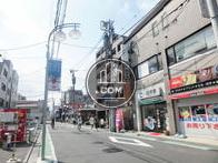 駅前の繁華街エリア