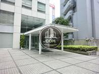 白いひさしが突き出ています