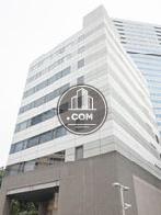 2トーンが交互に重なり合う壁面