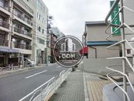 車の通りは少ないです