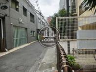 新宿に居ながらもとても落ち着いた住宅街に当ビルはございます