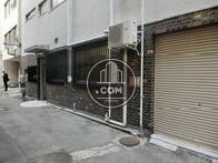 一階部分の建物外観