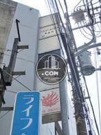 袖看板が設置されています