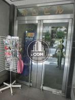 日常的には右側の扉をご利用下さい