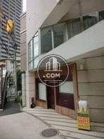 1階部分には店舗が入居中