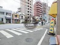 玄関前には視界の開けた景色が展開されます
