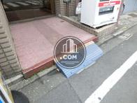 スロープの固定された床面
