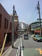 交通量が多い通り沿いです