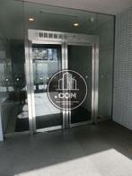 透明感のある正面玄関ドア