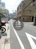 玄関前の歩道