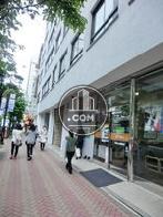 1階には郵便局が入居しています