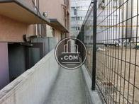 建物裏側へ向かう通路です
