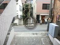 前面道路は裏路地