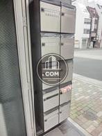 ドア外に設置された郵便受け