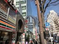 道玄坂の活気ある立地です