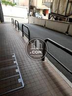 前面道路からのアプローチ風景です