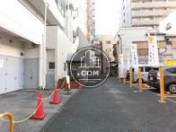 裏側は閑静な通りです