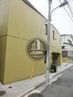 ２階建ての低層ビルです