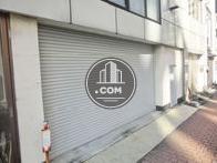 1階部分にはシャッターが設置されております