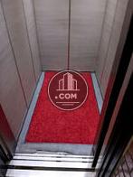 エレベーター内部