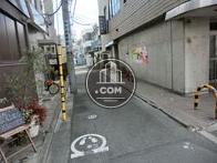 脇の路地です