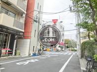 側面通り奥からの景観