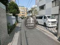 路地の奥から撮影