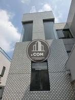 角部に採光面が設置されています