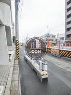 玄関前の通り