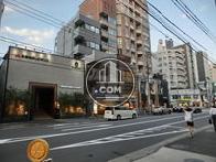 建物目の前です