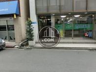 1階横が正面玄関入り口になります