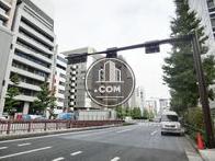 宝町駅のあるエリアへ向かう通りです