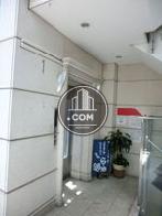 店舗も入居しています