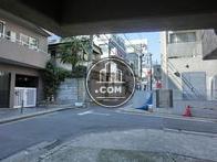 玄関出て、右方向の写真です