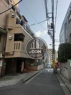 外観と周辺環境の共にレトロでお洒落な雰囲気です