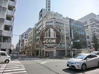角地に建っています
