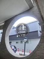 大きな円形の穴