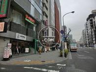 角地に建っておりますね