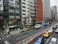 明治通りは交通量が多いですね