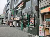 1階は店舗区画、目印になります