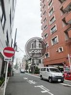 隣接する側道
