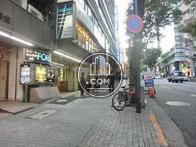 人通りの多い立地