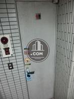 エントランスの奥に共用トイレがあります