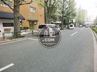 建物の目の前にはコインパーキングがあります