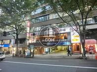 ビル向かいより