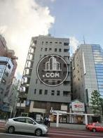 前面道路の交通量は盛んです