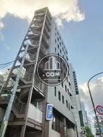 立派な非常階段、安心して避難できます