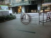 玄関部は広い敷地があります