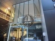 ガラスが多く明るい空間です