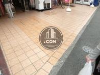 フラットな床面